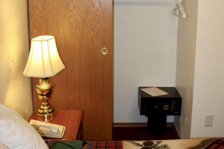 Room 18 of 36