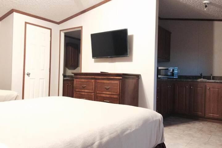 Room 8 of 12