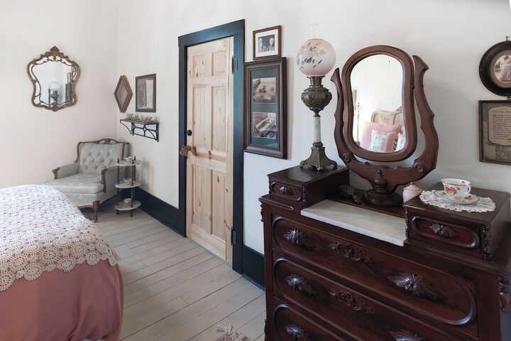 Room 26 of 60