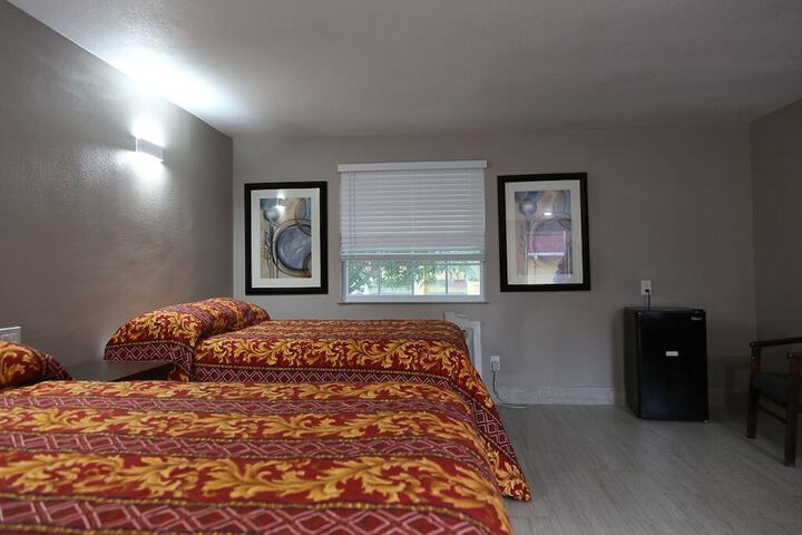 Room 33 of 37