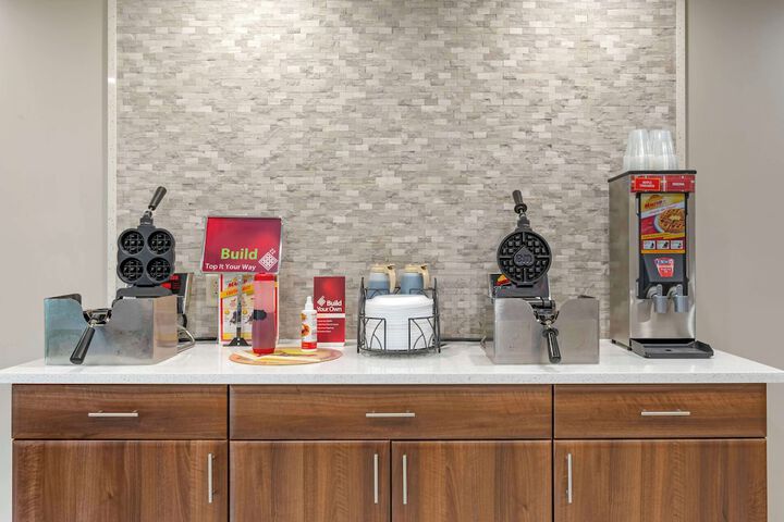 Breakfast/Coffee Service 36 of 45