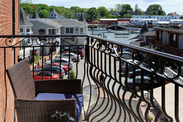 16 Bay View