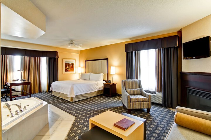 Room 25 of 60