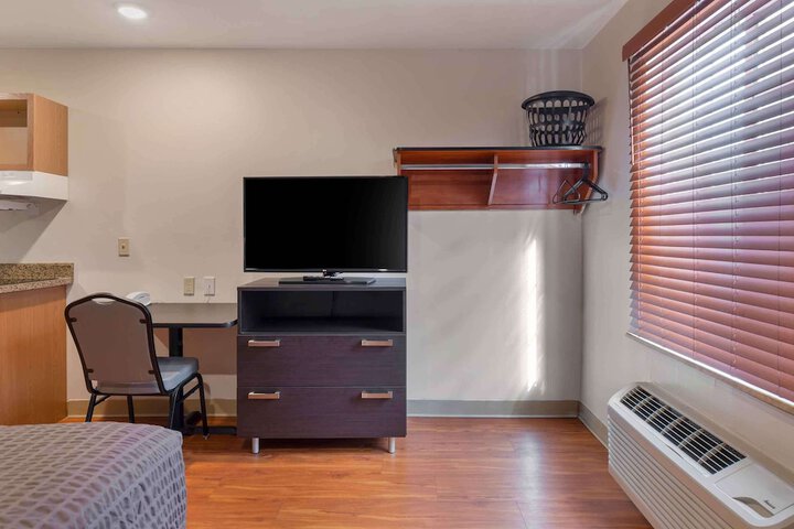 Room 18 of 34