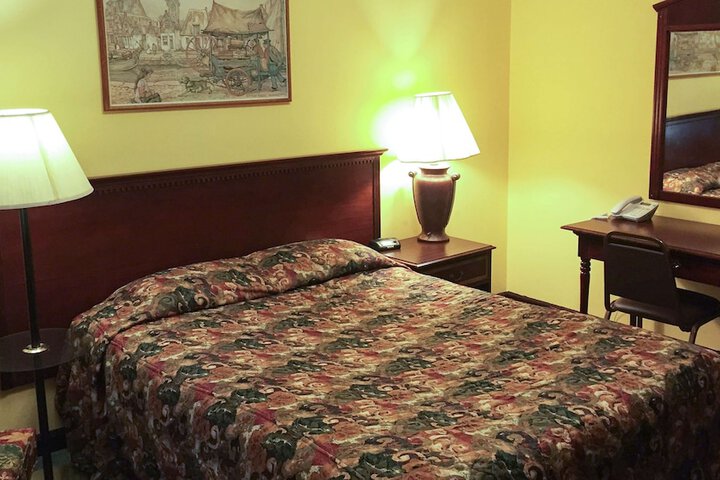 Room 16 of 44