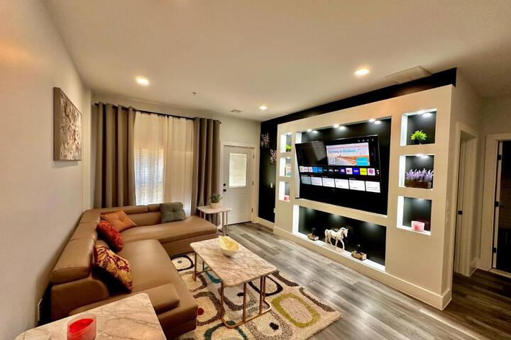 The Stylish Suite - 1BR with Free Parking