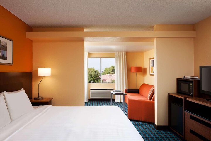 Room 14 of 25
