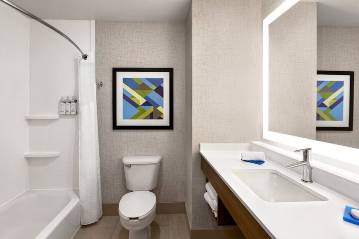 Holiday Inn Express & Suites Oxford by IHG