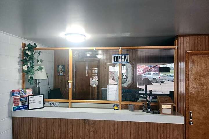 First Inn by OYO Quinter Hwy 70