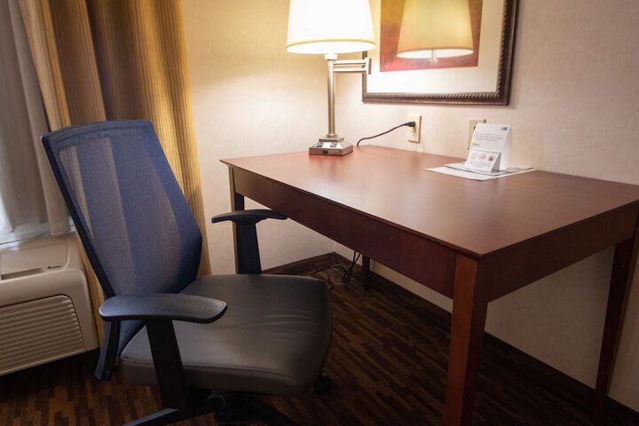 Room 28 of 44
