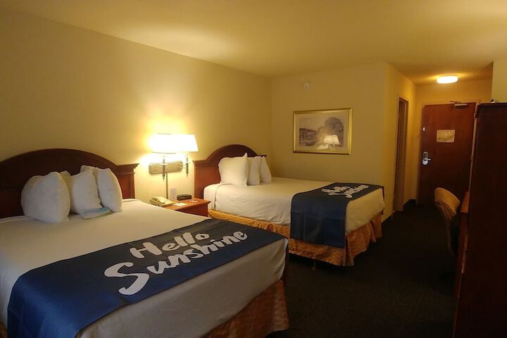 Room 10 of 21