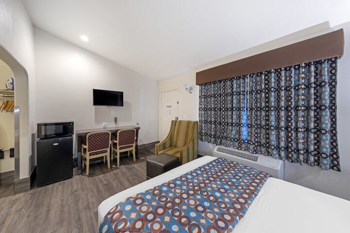Room 116 of 131