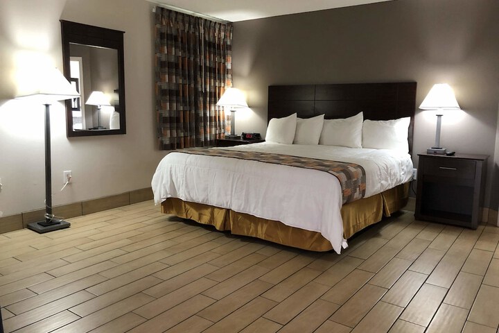 Room 16 of 38