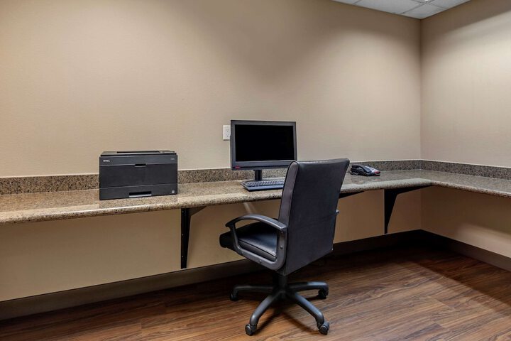 Business Center 34 of 34