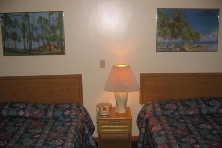Knotty Pine Motel