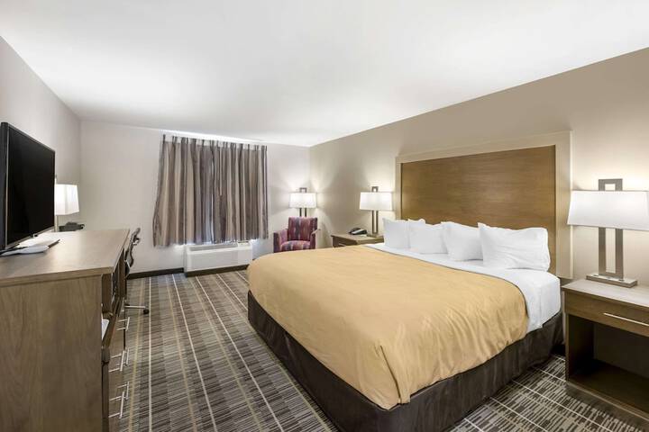 Quality Inn & Suites Carlsbad Caverns Area