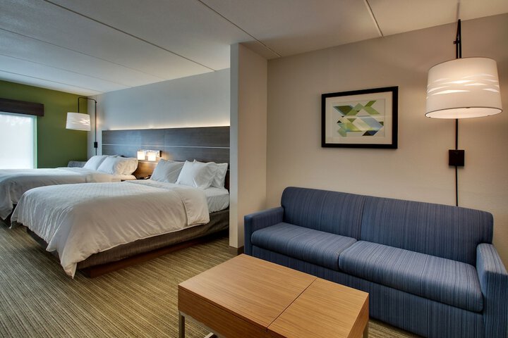 Room 26 of 61