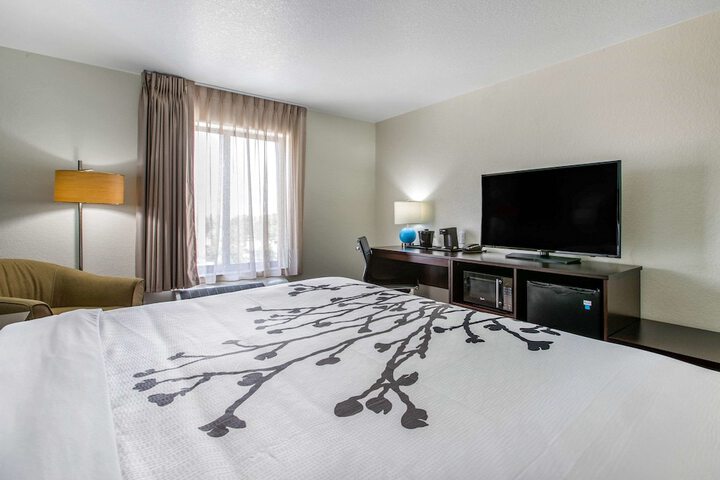 Room 34 of 52