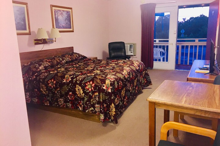 Room 18 of 24