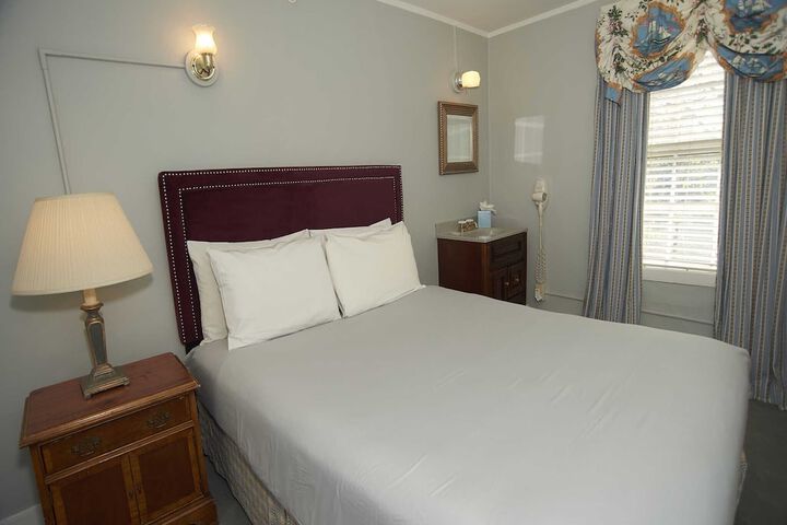 Room 70 of 183