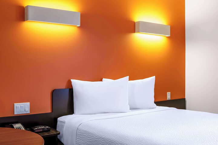 Room 15 of 25