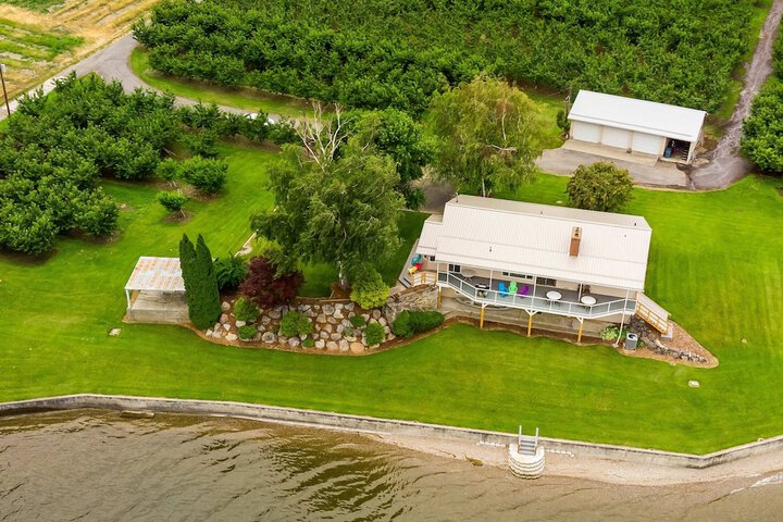 Linger Longer Lakeside Cottage