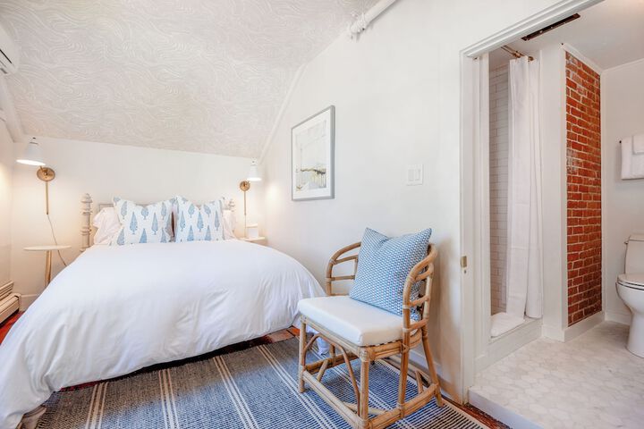 Room 17 of 70