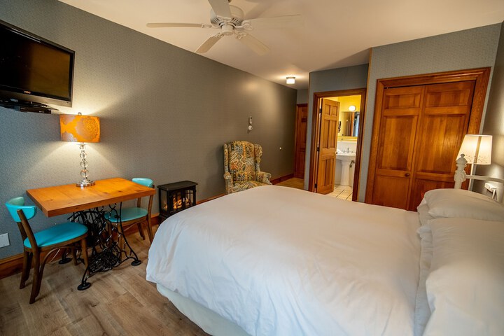Room 95 of 146