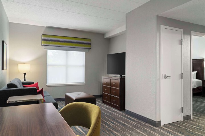 Room 14 of 33