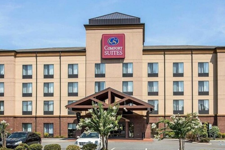 Comfort Suites Manchester near Arnold AFB