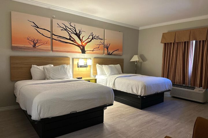 Room 13 of 20