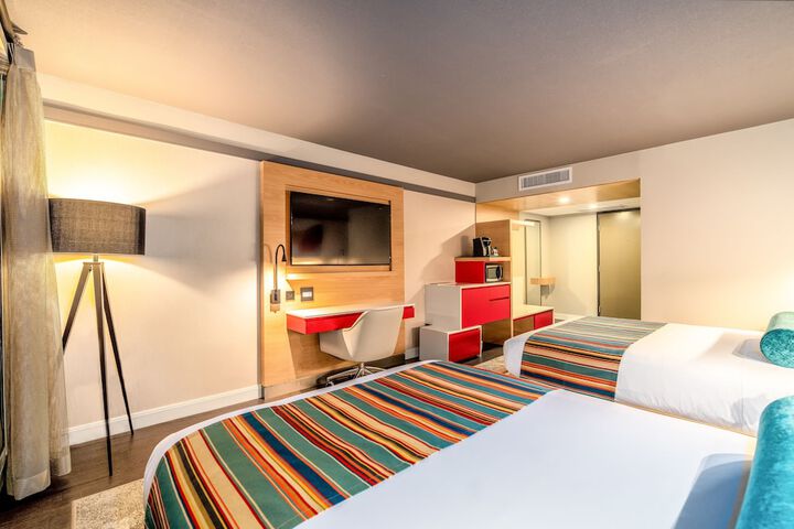 Room 21 of 35