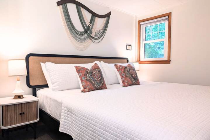 Phoenicia Lodge