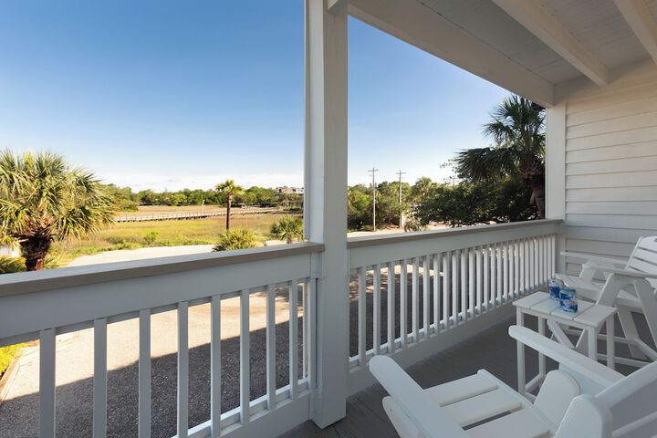 Shem Creek Inn