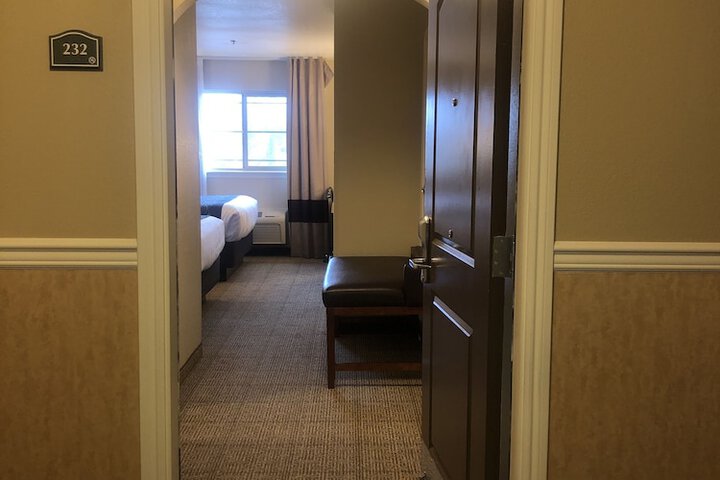 Room 13 of 81