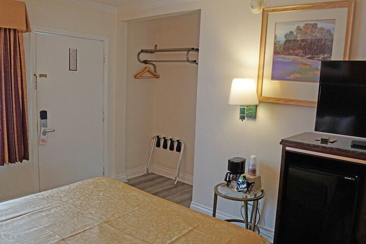 Room 7 of 15