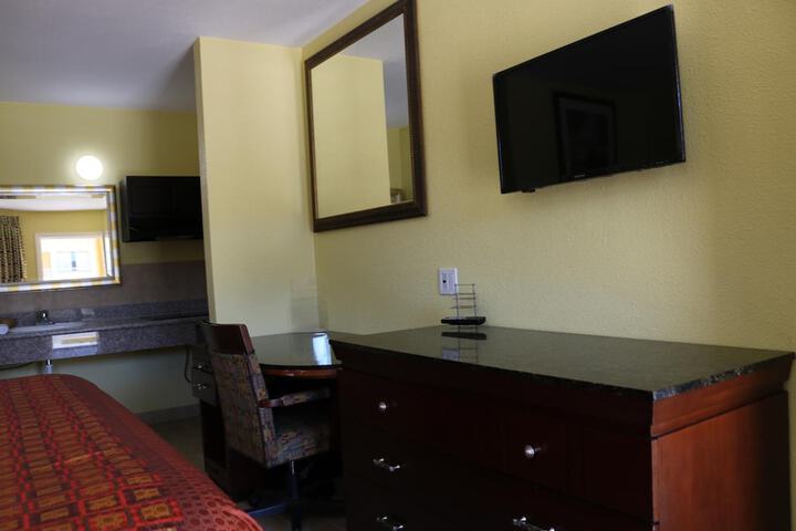 Room 21 of 43