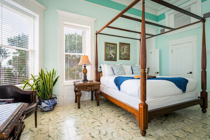 Southernmost House - Adult Exclusive