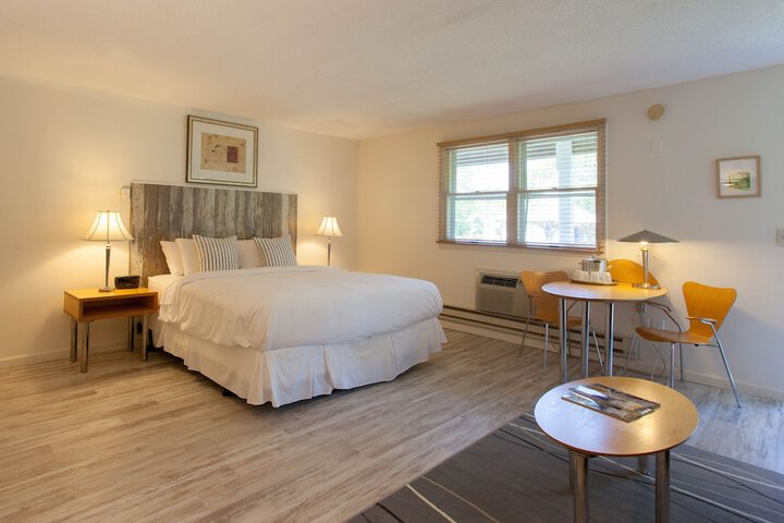 Room 12 of 26