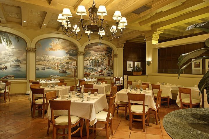 Dining 79 of 101