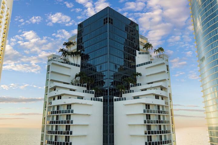 Trump International Beach Resort