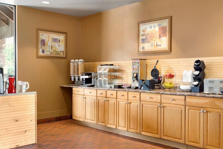Breakfast/Coffee Service 18 of 20