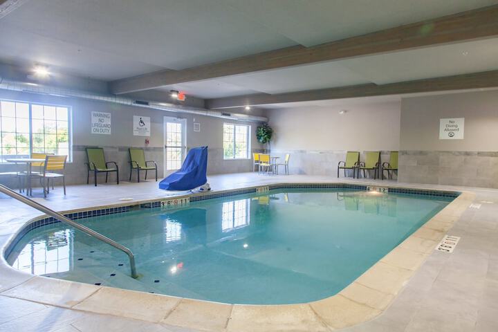 Holiday Inn Express & Suites Jackson by IHG