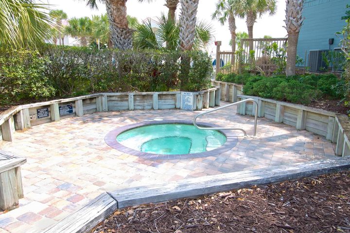 Hibiscus A103 2 / 2 Free Activities! & Oceanfront Wifi 3 Pools
