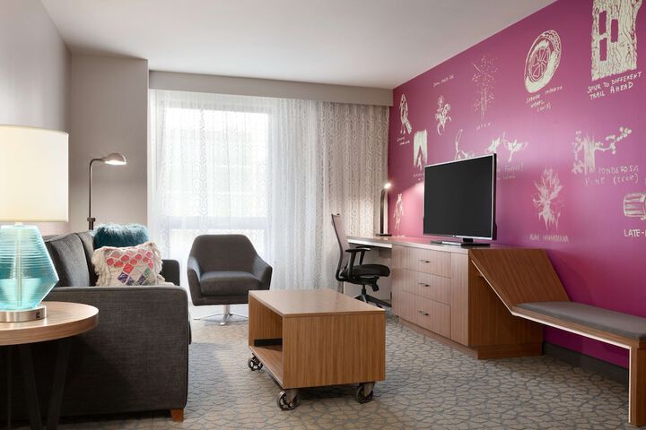 Room 28 of 38