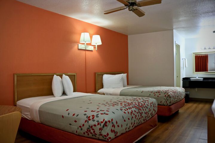 Room 15 of 19