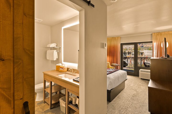 Room 43 of 80