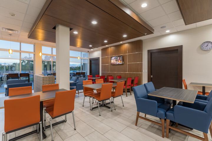 Holiday Inn Express and Suites San Marcos South by IHG