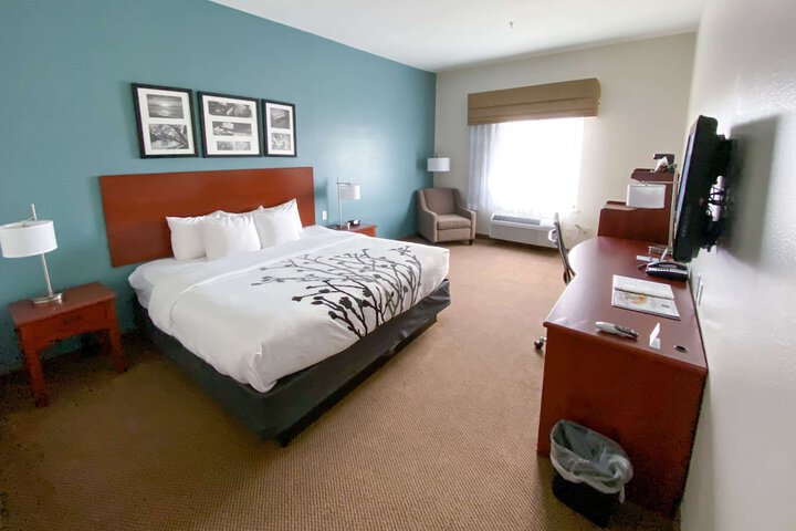 Room 9 of 14