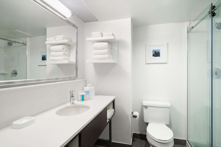 Room 8 of 34